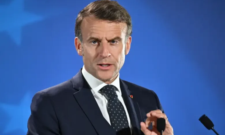 Macron (1)