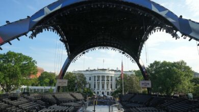 On Trump’s birthday, UFC fights at the White House