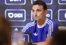 lionel-scaloni-emu-aux-larmes-en-conference-de-presse
