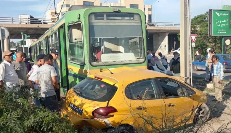 Accident Metro taxi centre urbain Nord Tunis