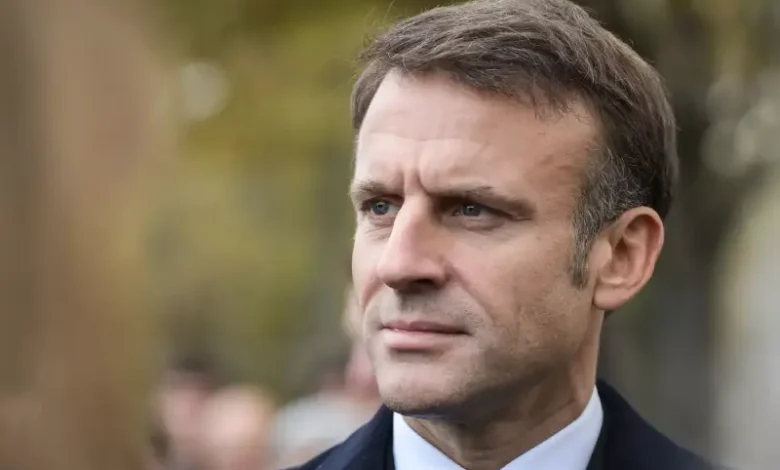 Macron (2)