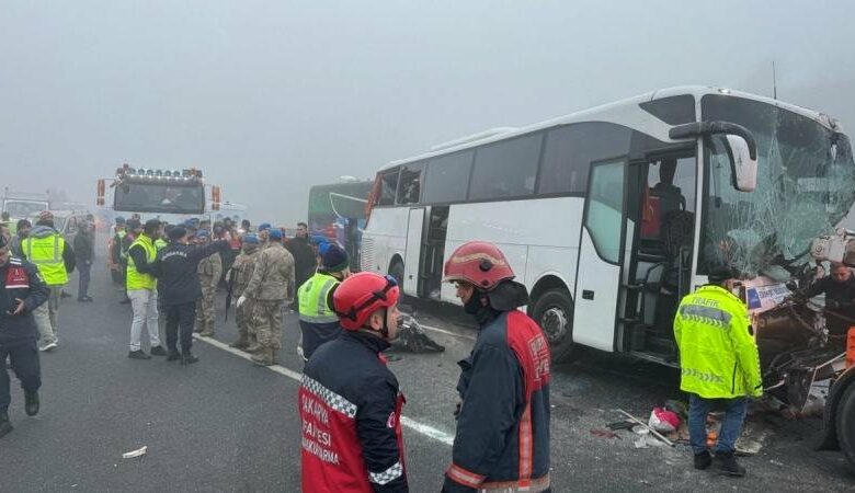 Turquie 11 morts et 27 blessés dans une collision entre un bus et un camion