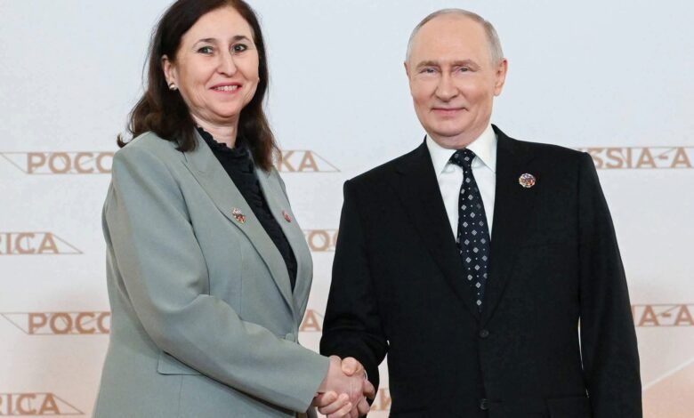 vladimir poutine Sarra Zaafrani zenezri